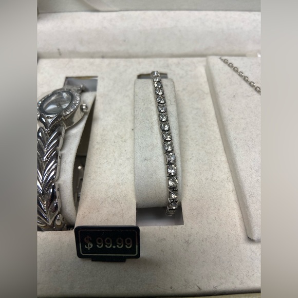 COTE D’AZUR GORGEOUS WOMEN GIFT SET WATCH, BRACELET AND NECKLACE MSRP $99.99 - Picture 5 of 5